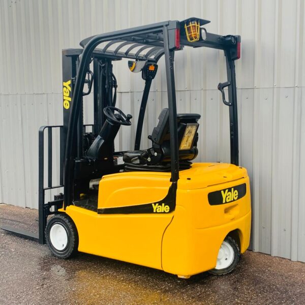 YALE ERP18VT USED 3 WHEEL ELECTRIC FORKLIFT 3052