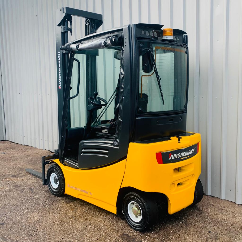 JUNGHEINRICH EFG316K USED 4 WHEEL ELECTRIC FORKLIFT 3419