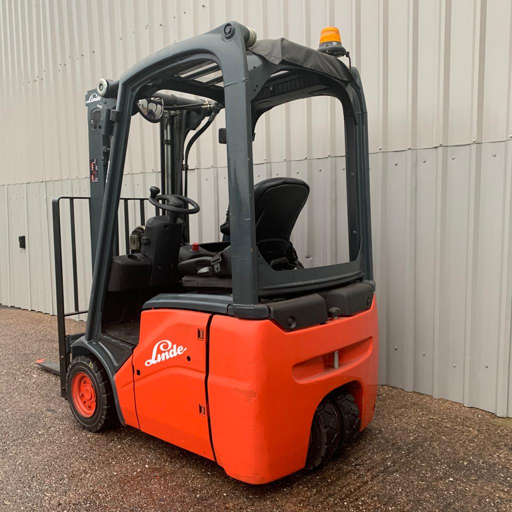 linde-e12-used-3-wheel-electric-forklift-2696