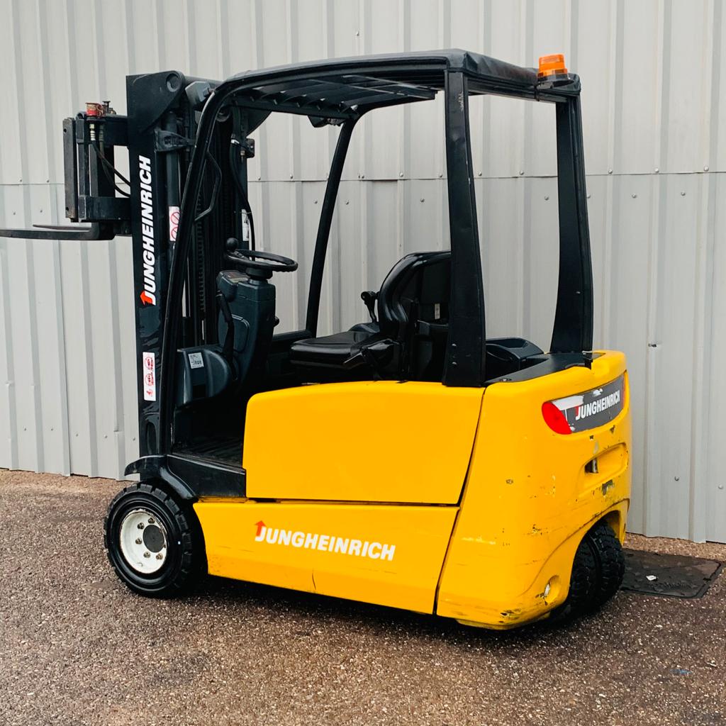 jungheinrich-efg220-used-3-wheel-electric-forklift-3092