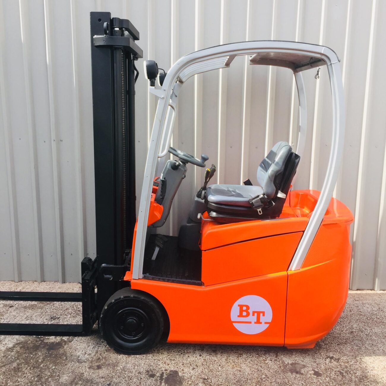 BT CARGO C3E150R USED 3 WHEEL ELECTRIC FORKLIFT (#3413)