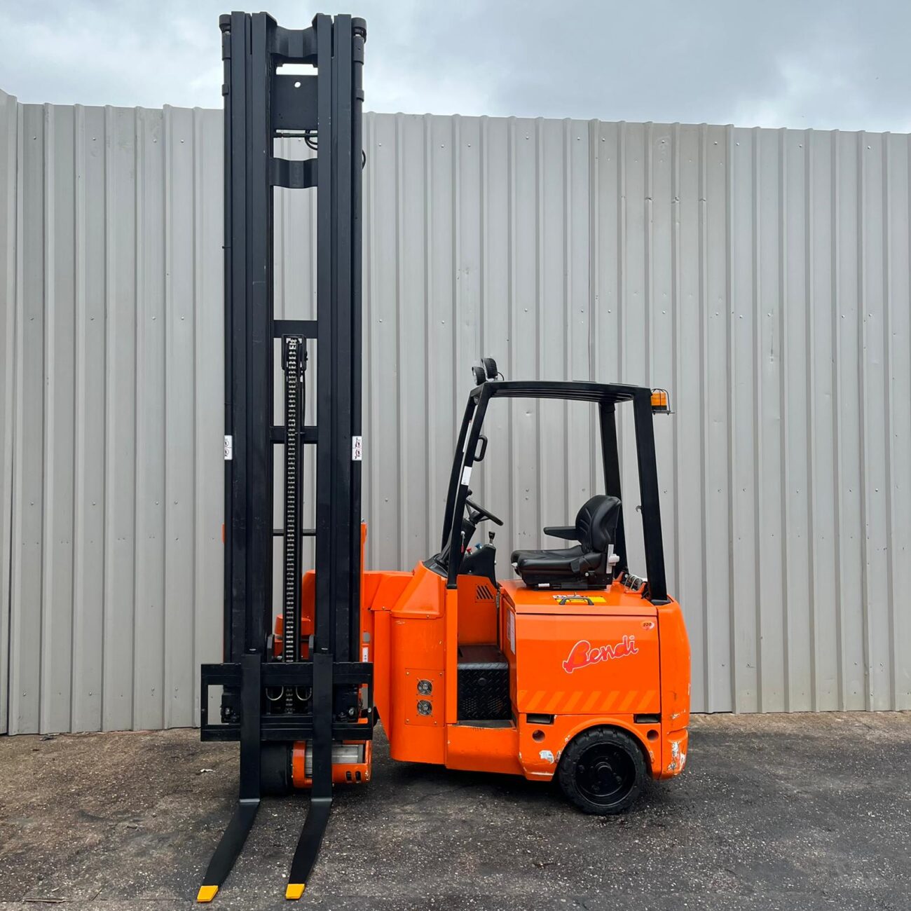 BENDI B318 USED ARTICULATED FORKLIFT - 8750mm Lift (#4255)