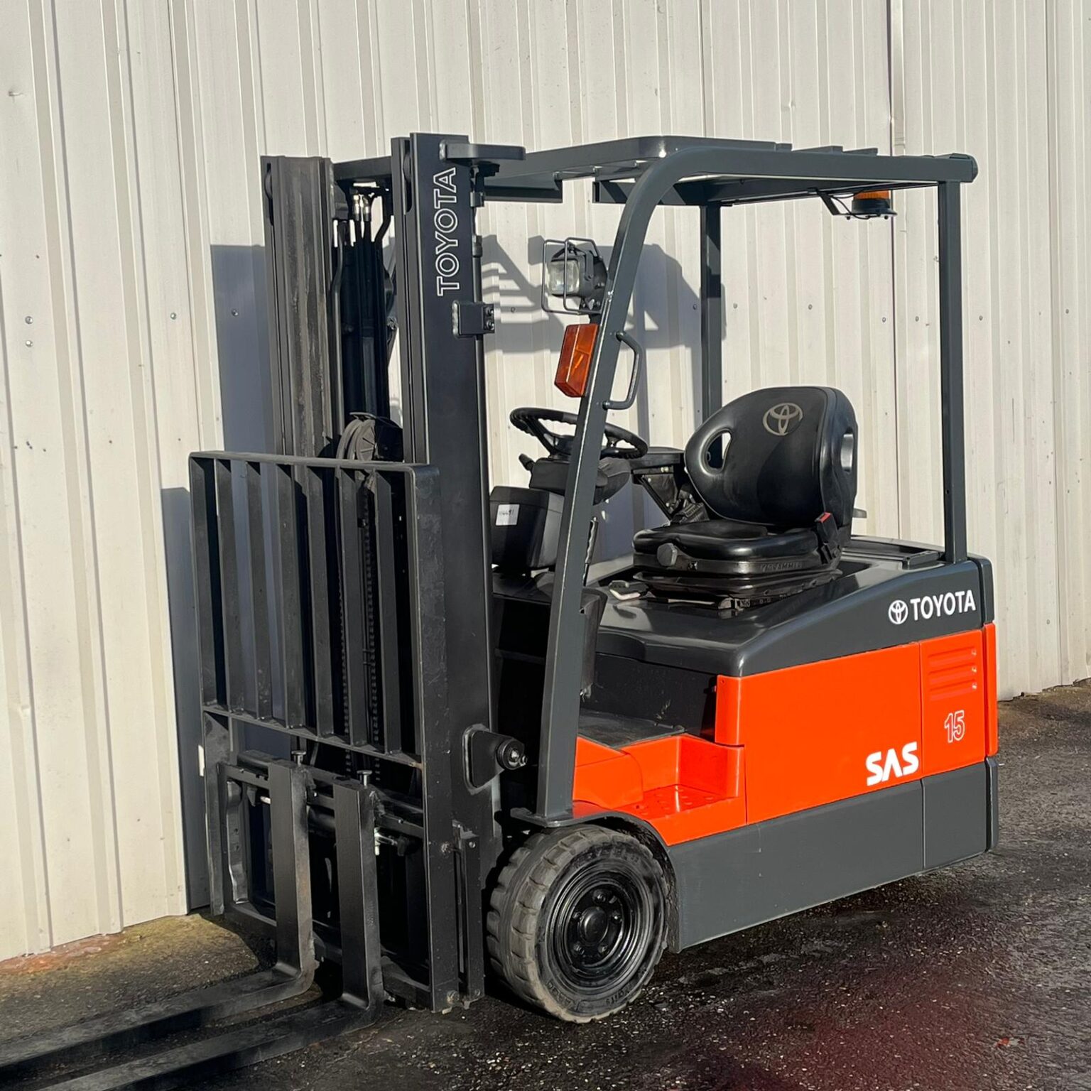 TOYOTA 7FBEF15 USED 3 WHEEL ELECTRIC FORKLIFT (#4481)