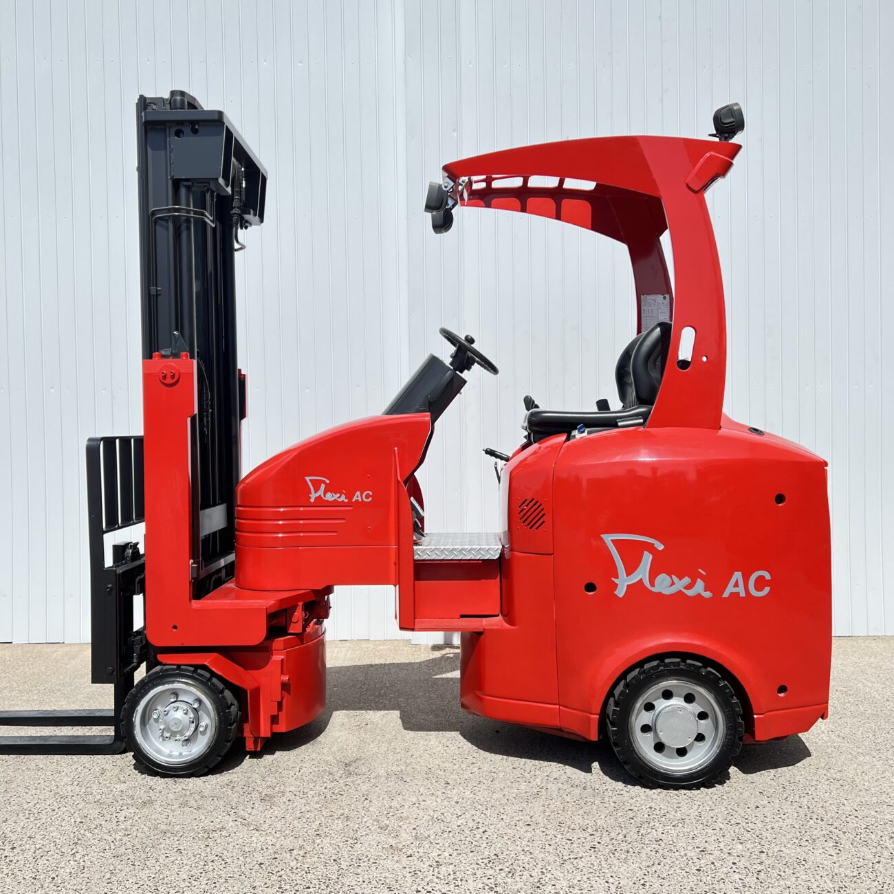 Side view of FLEXI AC1000 USED ARTICULATED FORKLIFT (#tbc4)